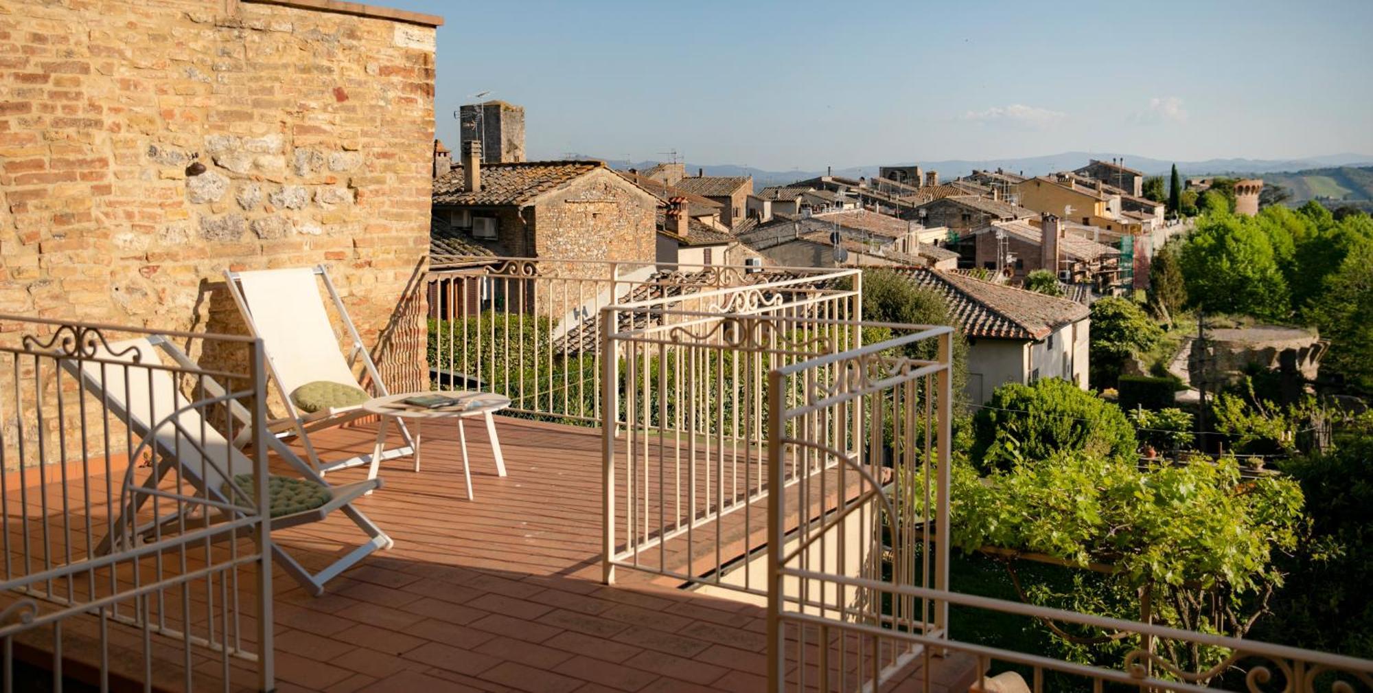 Appartamento Le Palme Con Terrazze In Centro San Gimignano Exterior photo